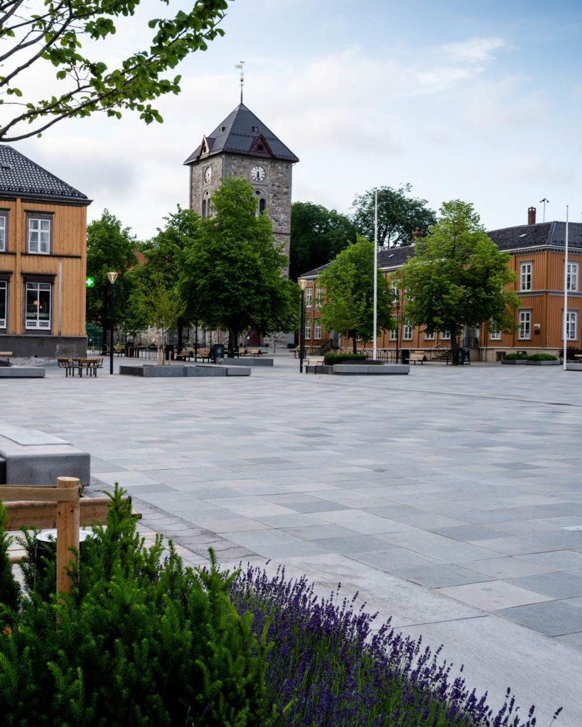 The square in Trondheim with outdoor tiles of Offerdal slate on the ground. Vår Frues Church is seen in the background.